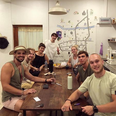 Together Backpackers Hostel Чианграй Экстерьер фото