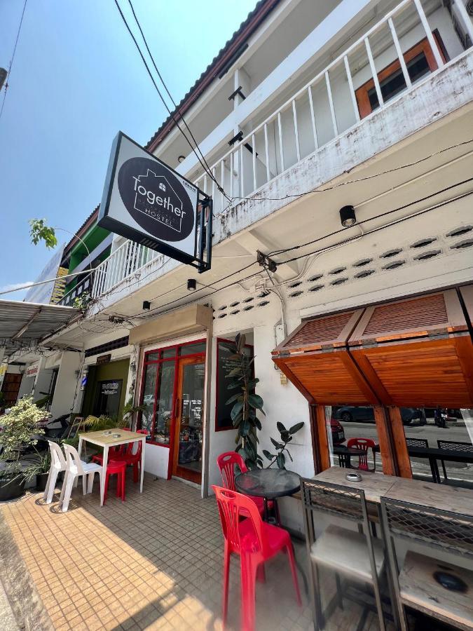 Together Backpackers Hostel Чианграй Экстерьер фото